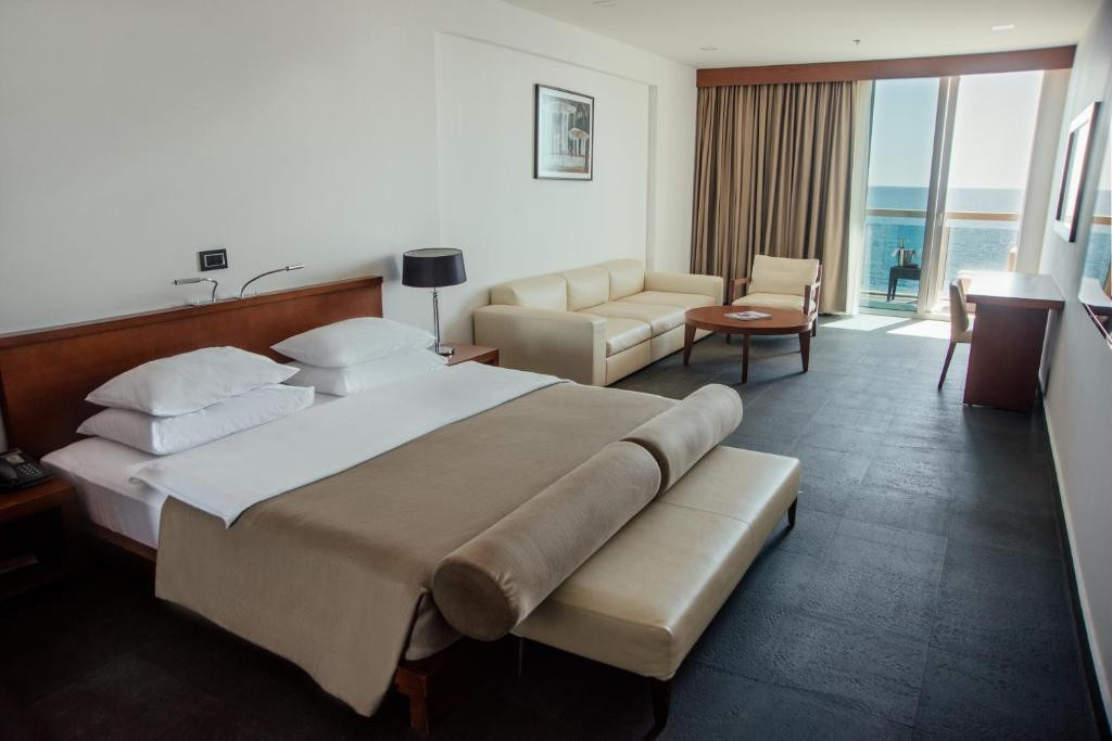 Avala Resort & Villas 4*