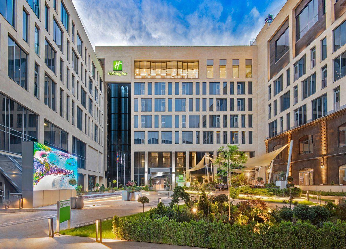 Holiday Inn Yerevan Republic Square 5*