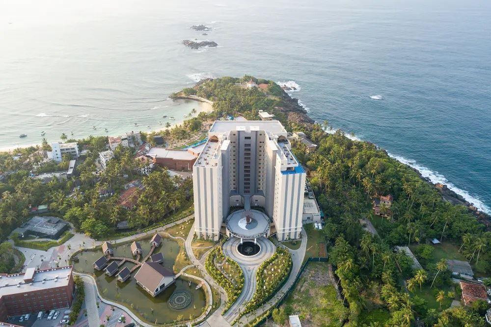 Araliya Beach Resort & Spa 5* миниатюра 3