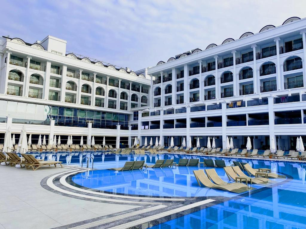Sunthalia Hotels & Resorts Adults Only 16+ Party Hotel 5*