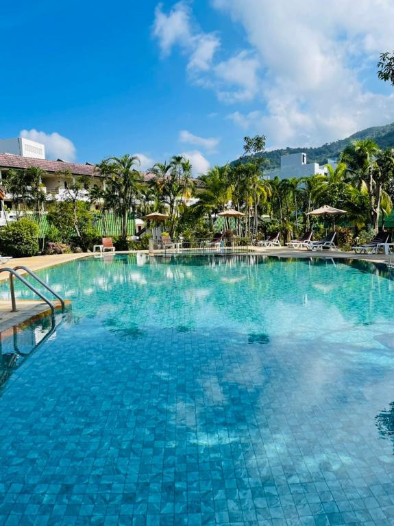 Golden Sand Inn Phuket 3*