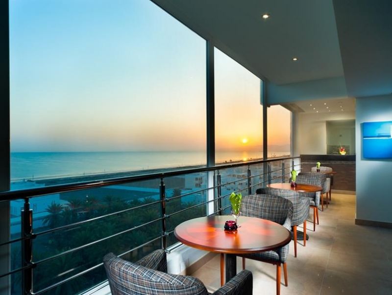 Al Hail Waves Hotel Managed By Centara 3* миниатюра 2