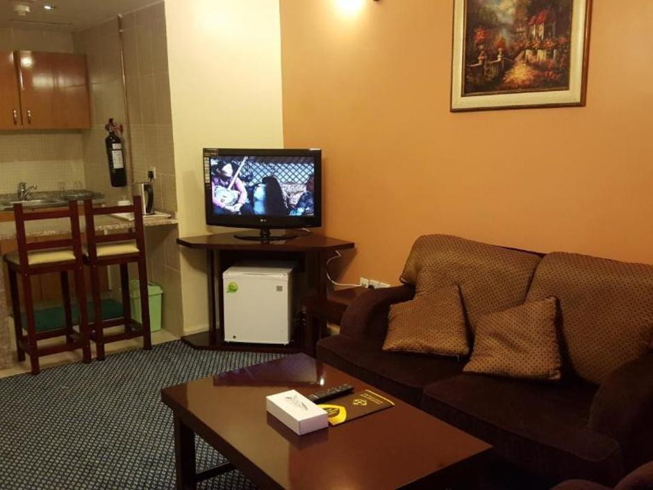 Al Bustan Tower Hotel Suites 4* миниатюра 6