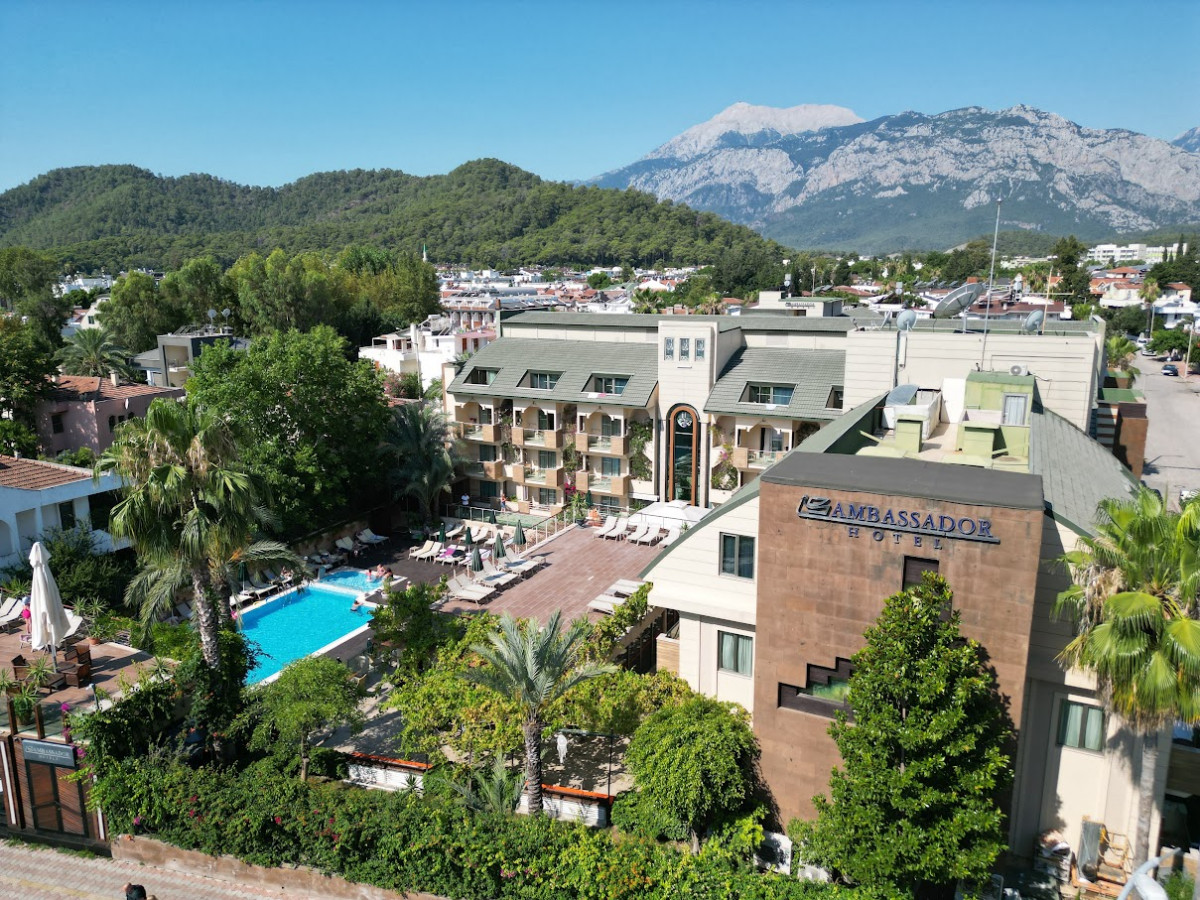 Ambassador Plaza Hotel 4* миниатюра 2