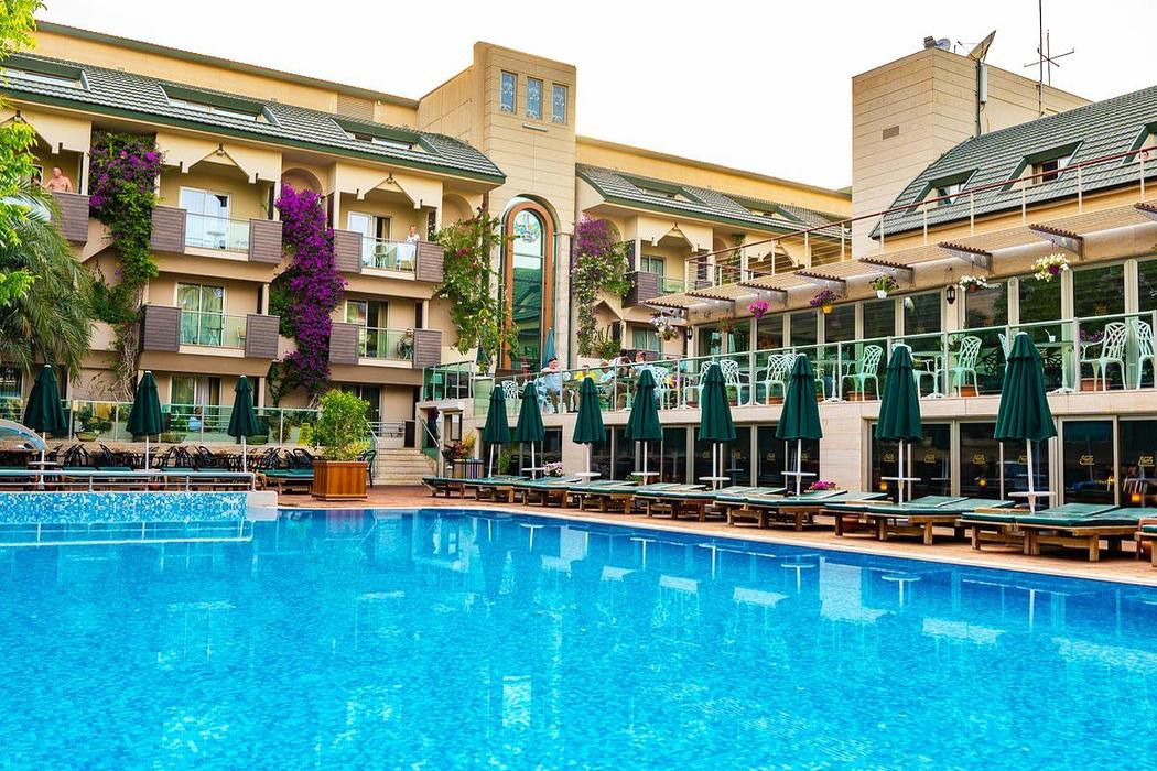 Ambassador Plaza Hotel 4* миниатюра 5