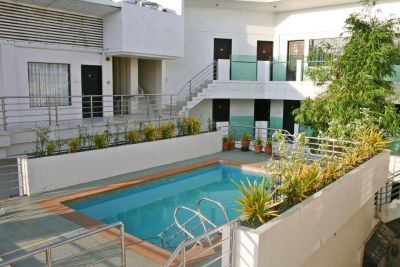 Erus Suites Hotel 3*