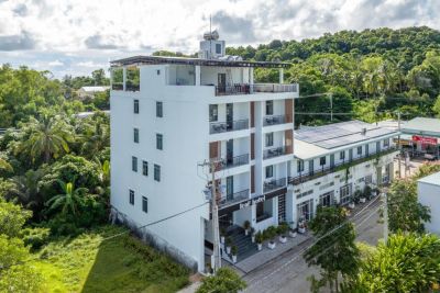 Leaf Hotel 3*