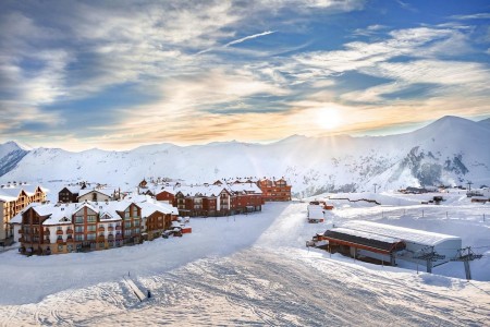 Зимняя сказка в Гудаури: Горнолыжный побег из Москвы и Калининграда - Грузия