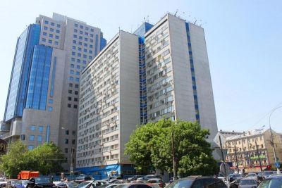 Академическая 3*