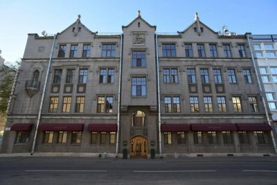 Lancaster Court Hotel 3*