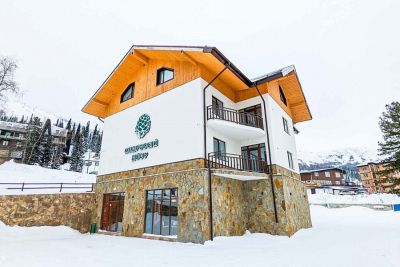 Кедровый Двор 3*