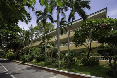 Twin Palms Resort 3*