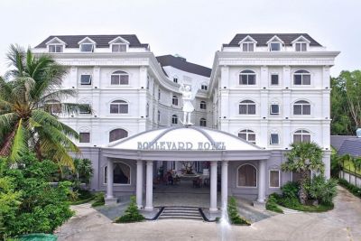 Boulevard Hotel 3*