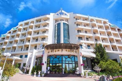 Октябрьский 4*