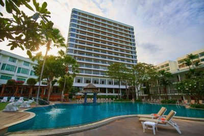 Cosy Beach Hotel 4*