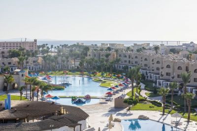 Royal Lagoons Resort & Aqua Park 5*