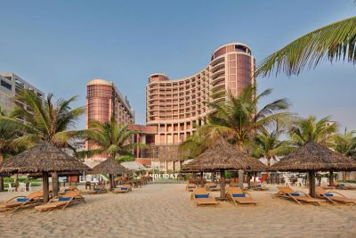 Holiday Beach Danang 4*
