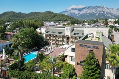 Ambassador Plaza Hotel 4*